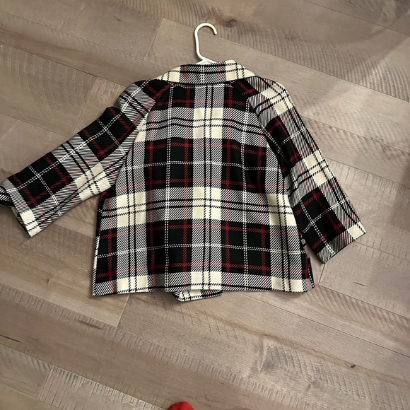 ** FINAL OFFER ** EUC PERFECT PLAID JACKET IN IVORY RED & BLACK WITH 3/4 SLEEVES - Picture 3 of 6